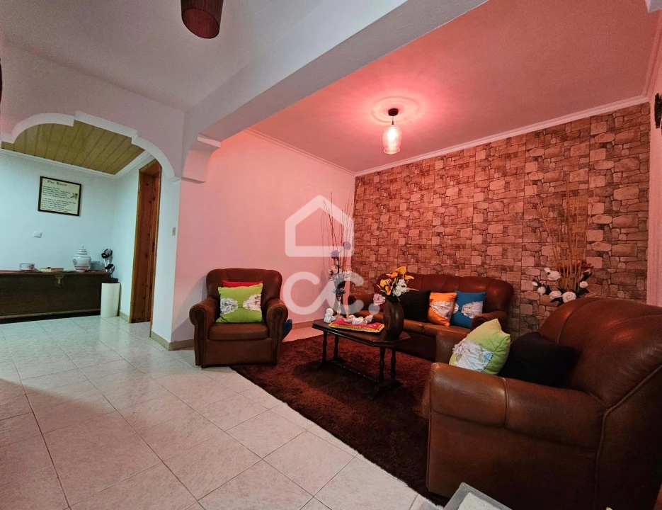 Moradia T3 para Venda em Fenais da Ajuda Foto 11