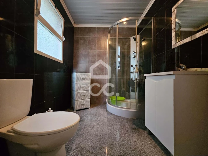 Moradia T3 para Venda em Fenais da Ajuda Foto 13