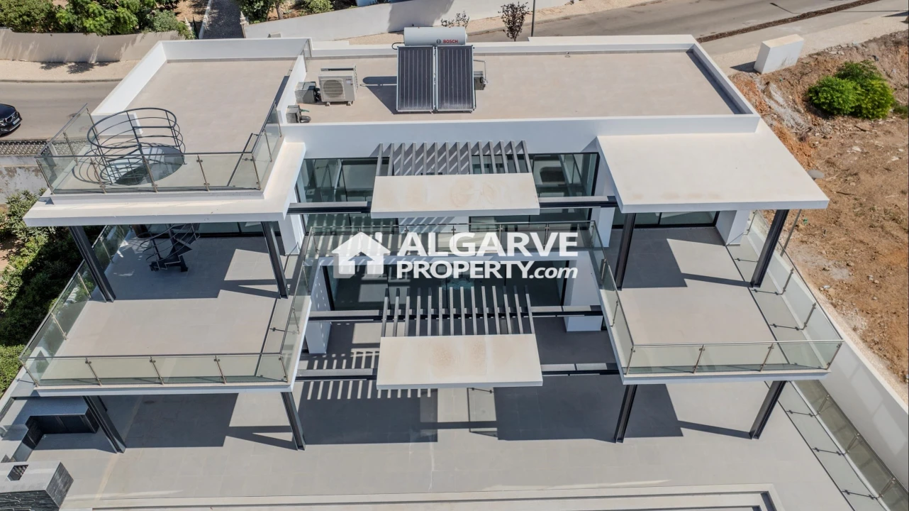 Moradia T4 para Venda em Albufeira e Olhos de Água Foto 32
