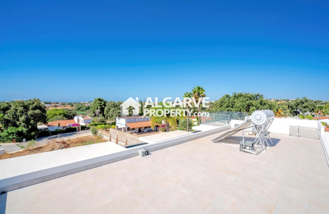 Moradia T4 para Venda em Albufeira e Olhos de Água Foto 18