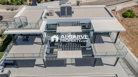 Moradia T4 para Venda em Albufeira e Olhos de Água