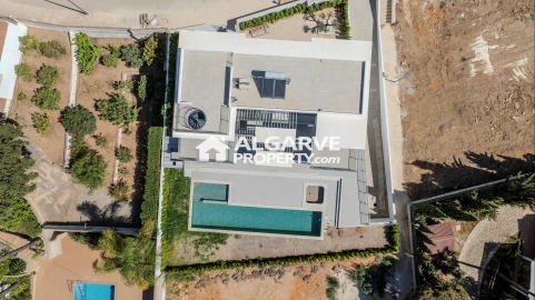 Moradia T4 para Venda em Albufeira e Olhos de Água