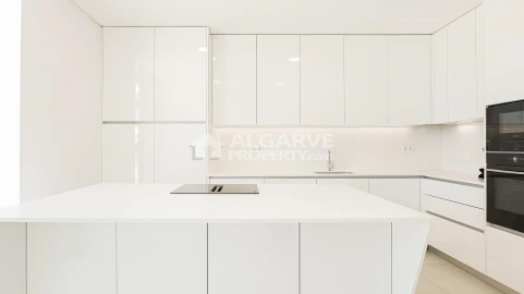 Moradia T4 para Venda em Albufeira e Olhos de Água