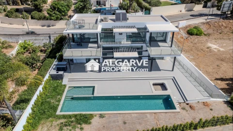 Moradia T4 para Venda em Albufeira e Olhos de Água