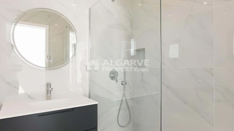 Moradia T4 para Venda em Albufeira e Olhos de Água