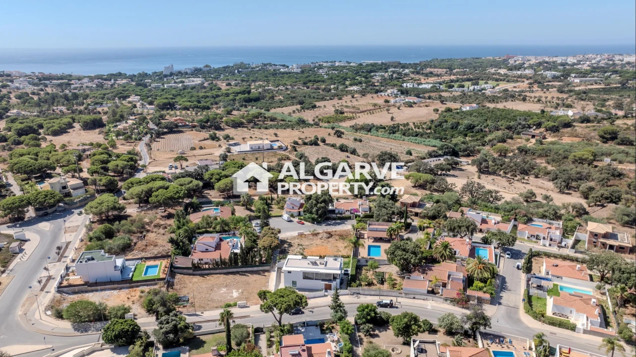 Moradia T4 para Venda em Albufeira e Olhos de Água Foto 34