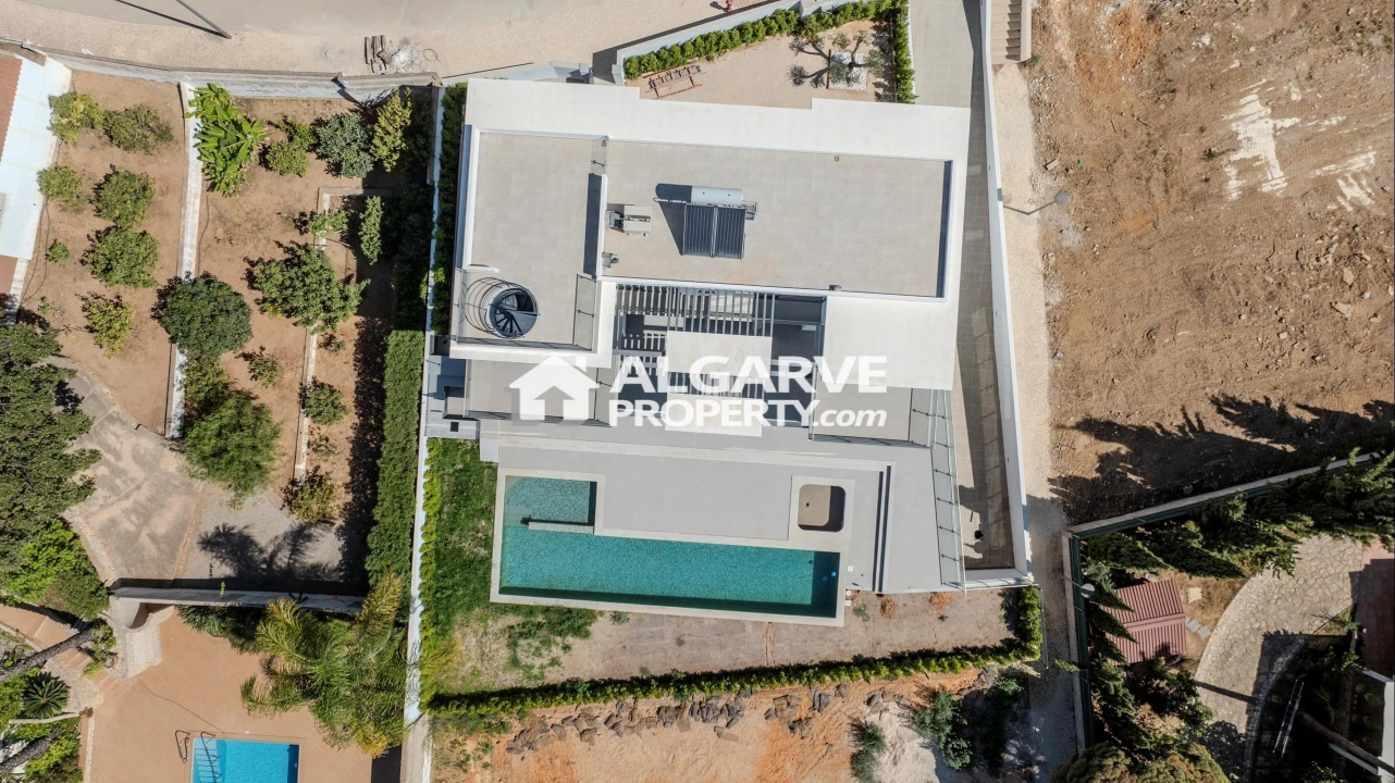 Moradia T4 para Venda em Albufeira e Olhos de Água Foto 33