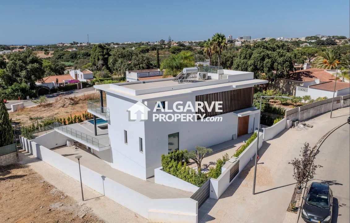 Moradia T4 para Venda em Albufeira e Olhos de Água Foto 28