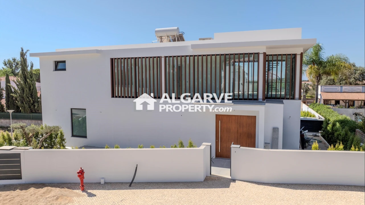 Moradia T4 para Venda em Albufeira e Olhos de Água Foto 36