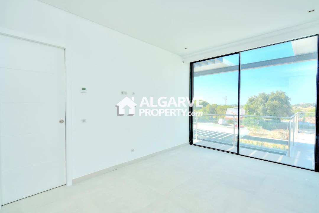 Moradia T4 para Venda em Albufeira e Olhos de Água Foto 42