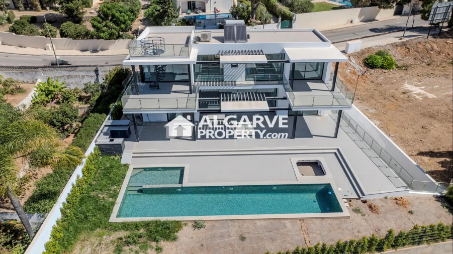 Moradia T4 para Venda em Albufeira e Olhos de Água Foto 31