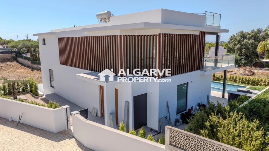 Moradia T4 para Venda em Albufeira e Olhos de Água Foto 37