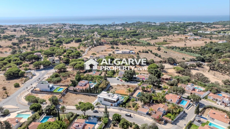 Moradia T4 para Venda em Albufeira e Olhos de Água Foto 35