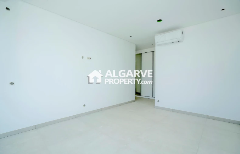 Moradia T4 para Venda em Albufeira e Olhos de Água Foto 8