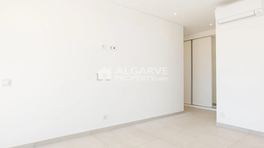 Moradia T4 para Venda em Albufeira e Olhos de Água Foto 18
