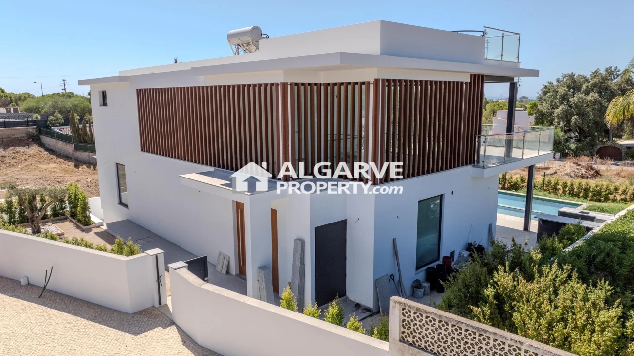 Moradia T4 para Venda em Albufeira e Olhos de Água Foto 37