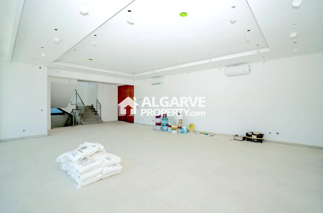 Moradia T4 para Venda em Albufeira e Olhos de Água Foto 27