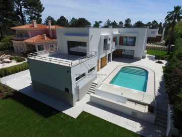 Moradia T4 para Venda em Charneca de Caparica e Sobreda