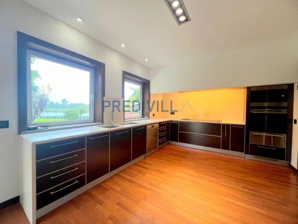 Moradia T5 para Venda em Vilar de Pinheiro Foto 7