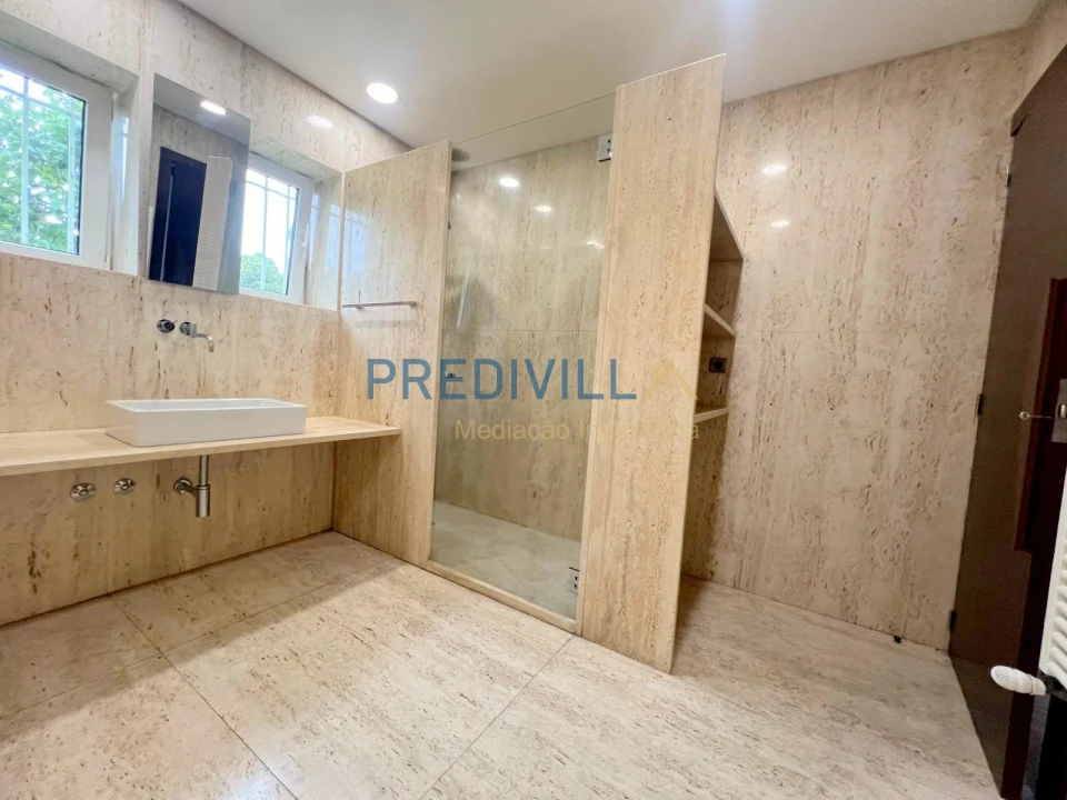 Moradia T5 para Venda em Vilar de Pinheiro Foto 20