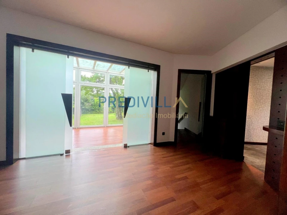 Moradia T5 para Venda em Vilar de Pinheiro Foto 13