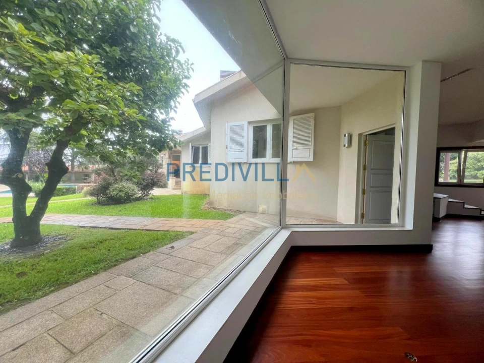 Moradia T5 para Venda em Vilar de Pinheiro Foto 50