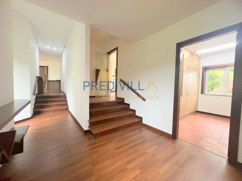 Moradia T5 para Venda em Vilar de Pinheiro Foto 10