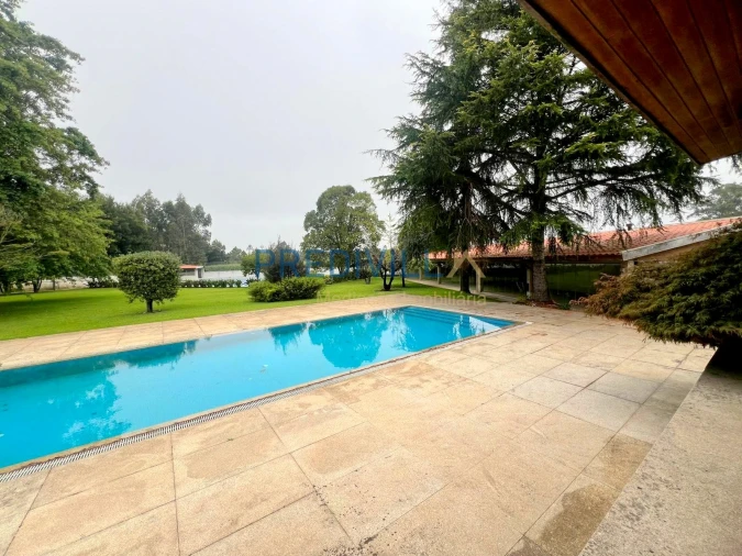 Moradia T5 para Venda em Vilar de Pinheiro Foto 58