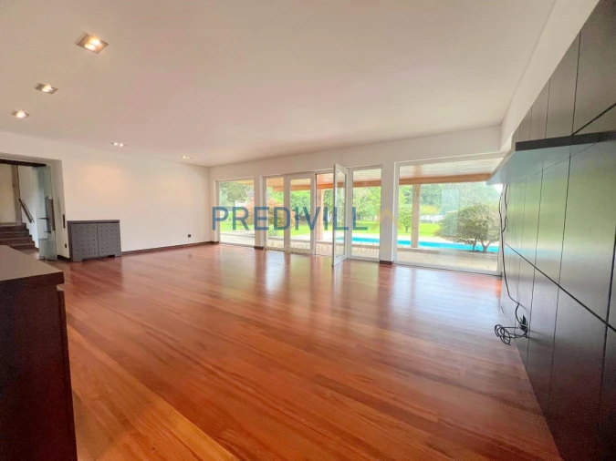 Moradia T5 para Venda em Vilar de Pinheiro Foto 2