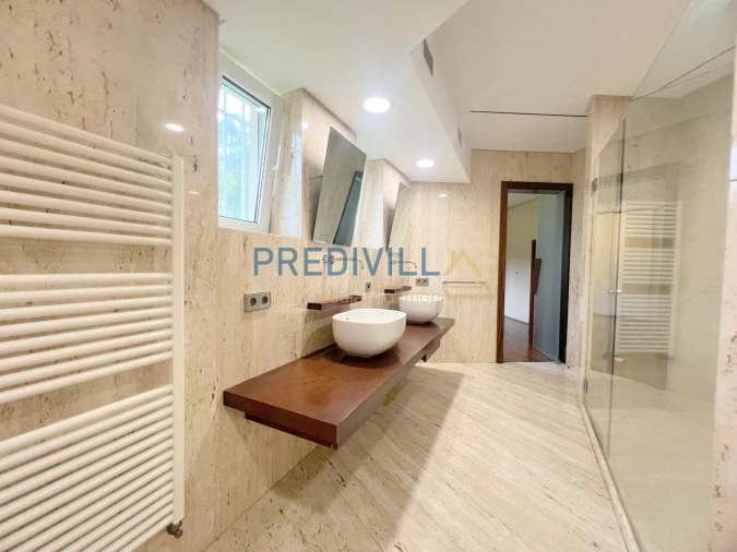 Moradia T5 para Venda em Vilar de Pinheiro Foto 34