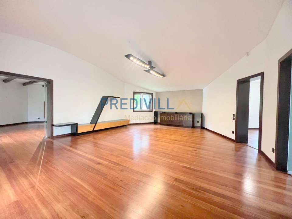 Moradia T5 para Venda em Vilar de Pinheiro Foto 43