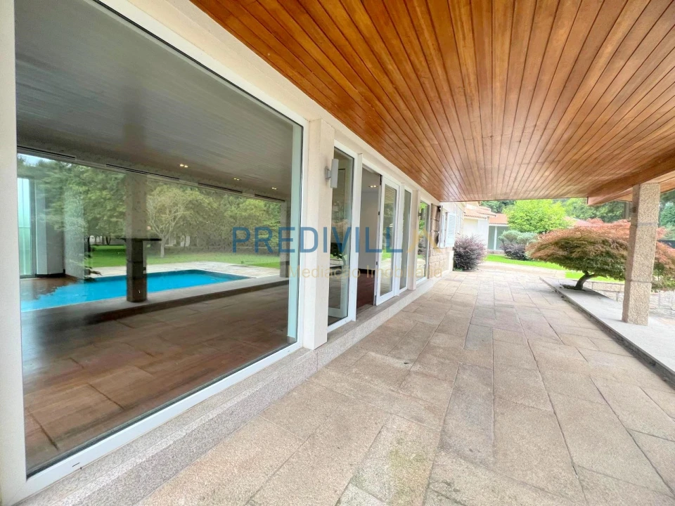 Moradia T5 para Venda em Vilar de Pinheiro Foto 1