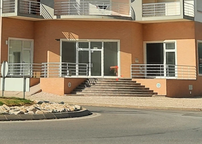 Loja para Venda em Armação de Pera