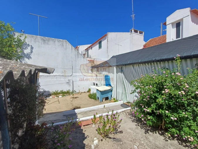 Quinta T2 para Venda em Santa Maria do Castelo e Santiago e Santa Susana Foto 3