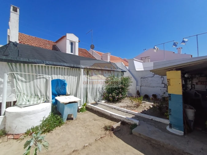 Quinta T2 para Venda em Santa Maria do Castelo e Santiago e Santa Susana Foto 7