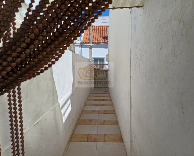 Quinta T2 para Venda em Santa Maria do Castelo e Santiago e Santa Susana Foto 8