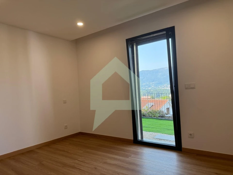 Moradia T3 para Venda em Ribeira Foto 23