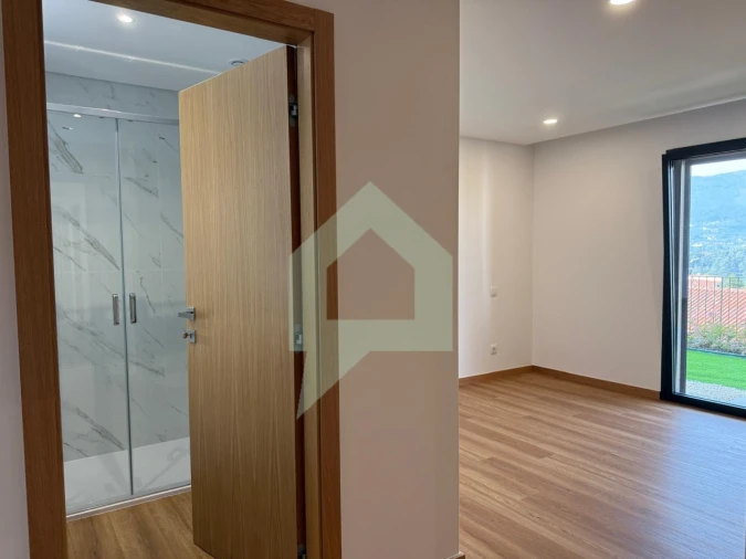 Moradia T3 para Venda em Ribeira Foto 25