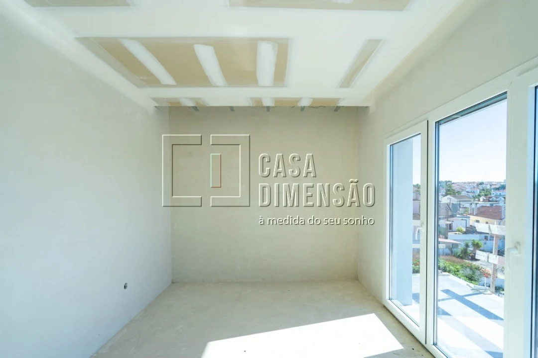 Moradia T4 para Venda em Charneca de Caparica e Sobreda Foto 30