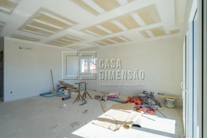 Moradia T4 para Venda em Charneca de Caparica e Sobreda
