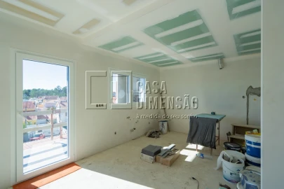 Moradia T4 para Venda em Charneca de Caparica e Sobreda