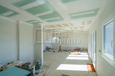 Moradia T4 para Venda em Charneca de Caparica e Sobreda