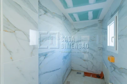 Moradia T4 para Venda em Charneca de Caparica e Sobreda