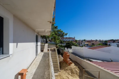Moradia T4 para Venda em Charneca de Caparica e Sobreda