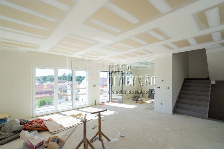 Moradia T4 para Venda em Charneca de Caparica e Sobreda Foto 5
