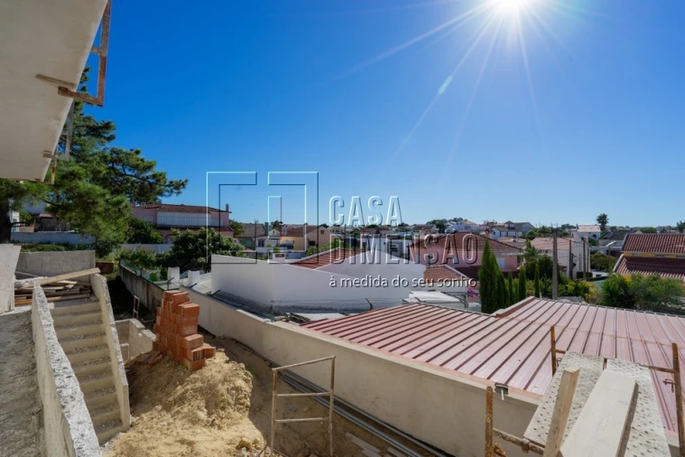 Moradia T4 para Venda em Charneca de Caparica e Sobreda Foto 47