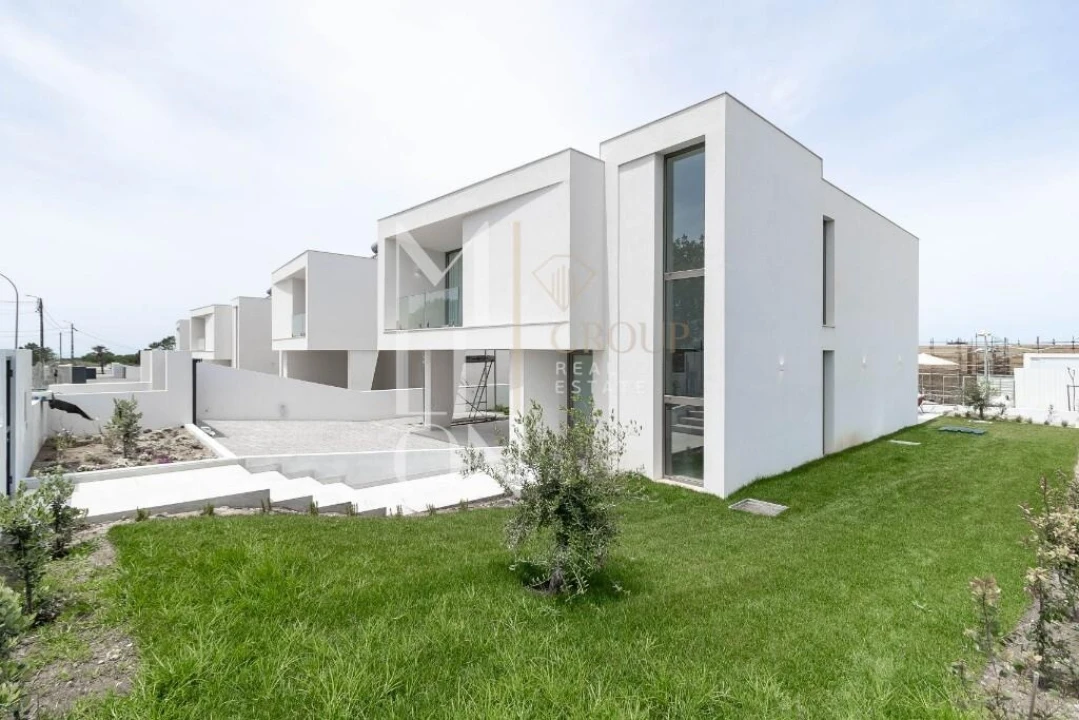 Moradia T3 para Venda em Santa Maria e São Miguel, São Martinho, São Pedro Penaferrim Foto 3