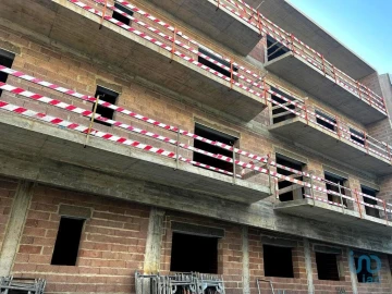 Apartamento T3 para Venda em O. Azeméis, Riba-Ul, Ul, Macinhata Seixa, Madail