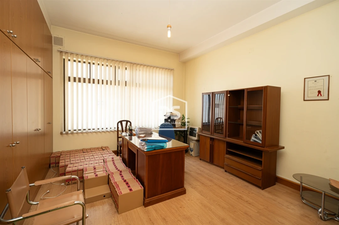 Escritório para Arrendamento em Leiria, Pousos, Barreira e Cortes Foto 1