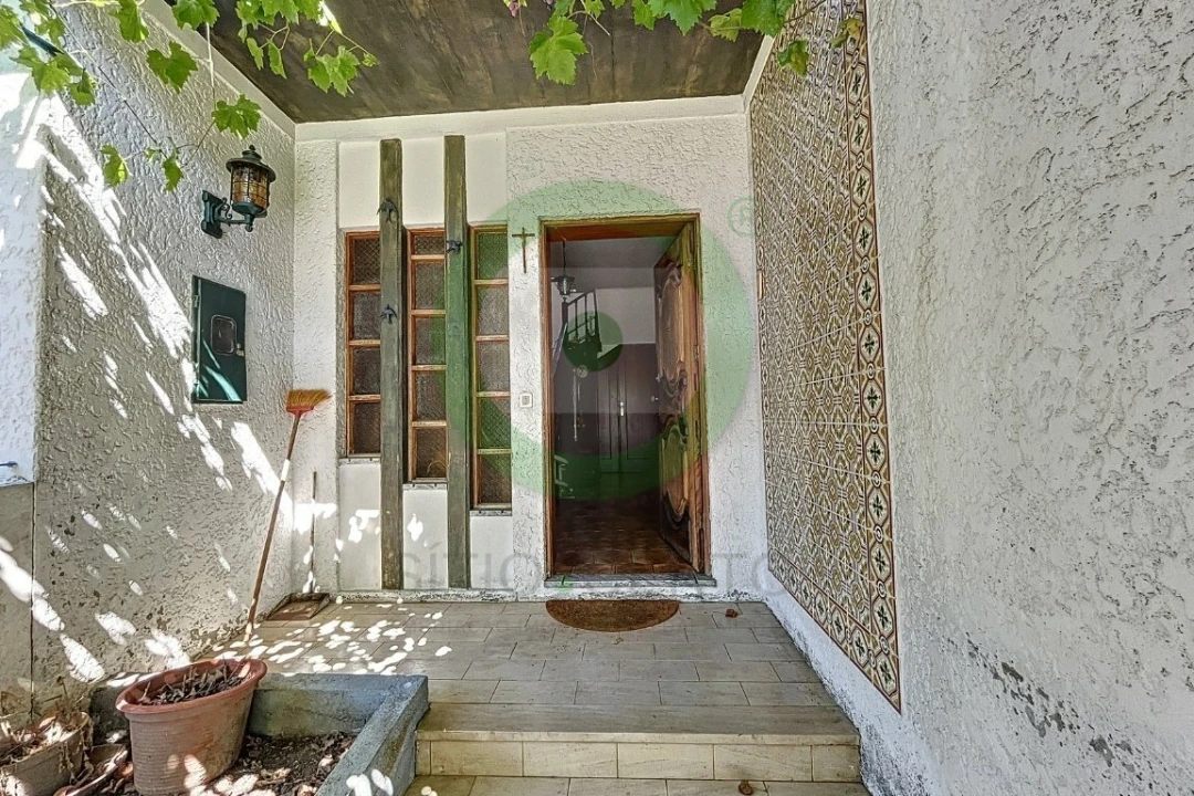 Moradia T4 para Venda em Santa Maria Maior Foto 4